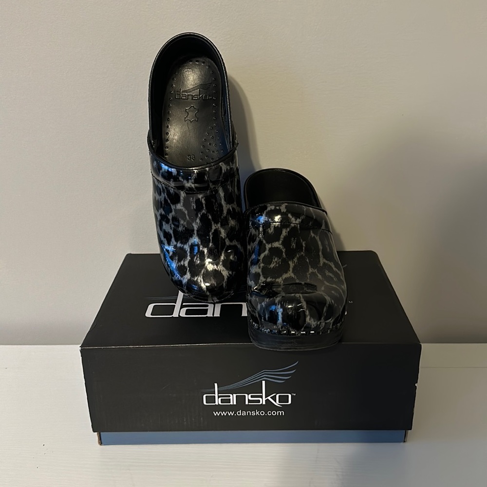 DANSKO Professional Leopard Patent Grey. Size 38